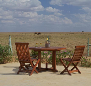 Гостиница Ashnil Aruba Lodge  Tsavo